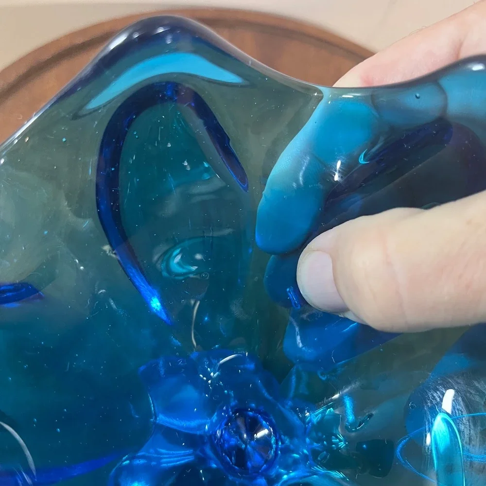 L.E. Smith Handkerchief Console Bowl Peacock Blue Glass Ruffled Pedestal